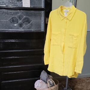 NWT DAVI & DANI Sunny Yellow Button Down Distressed Hems Blouse Woman Size M